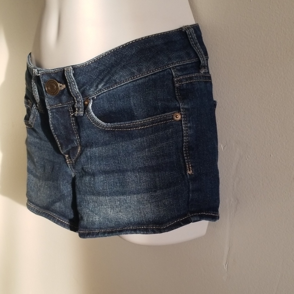 Shorts - Picture 2 of 3